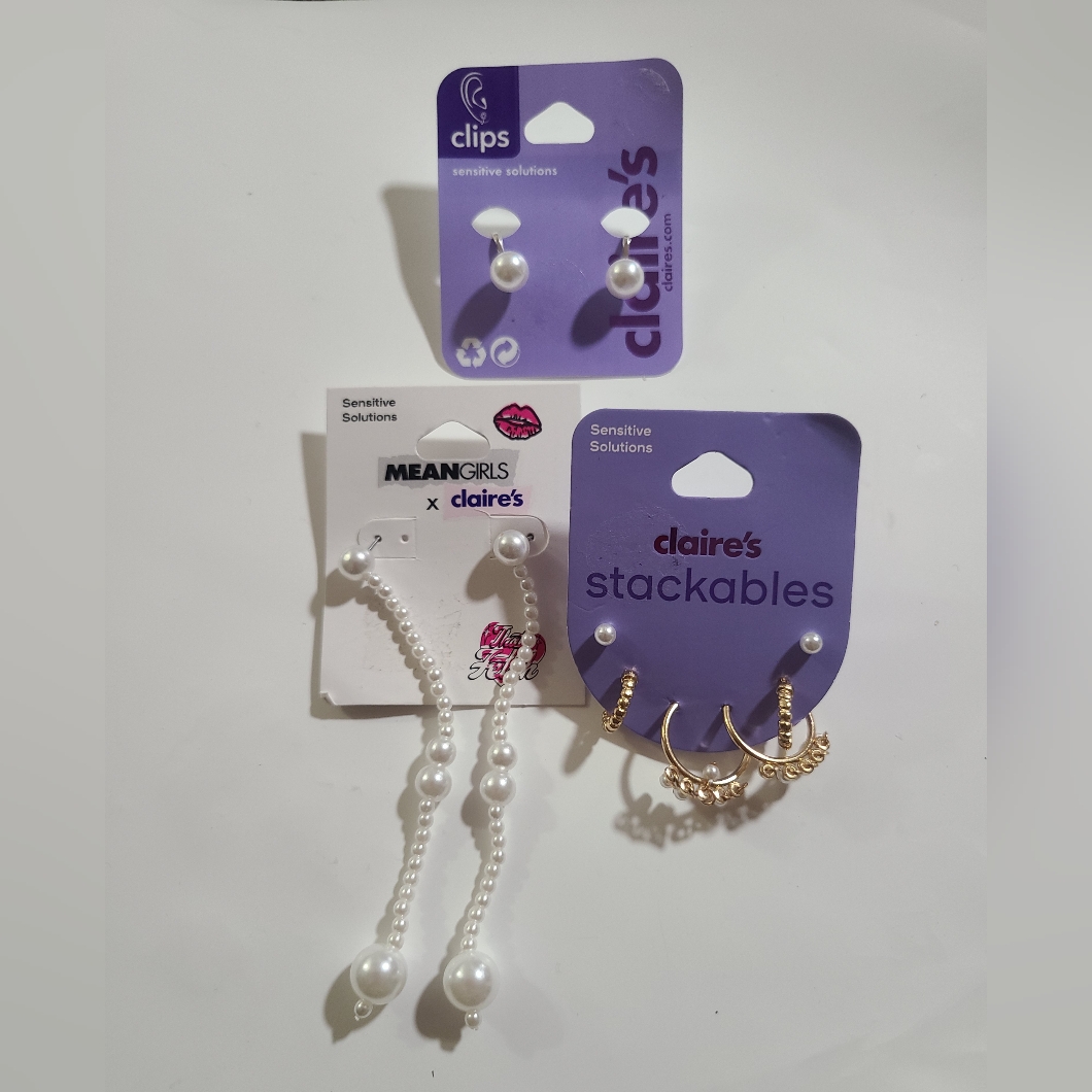 Claires Pearl And Gold Earring Set 20$